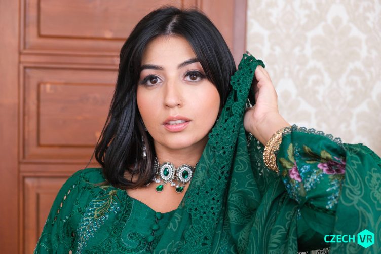 Pakistani Wife – Aaliyah Yasin